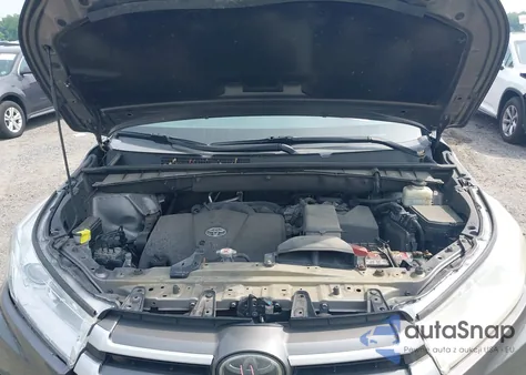 2018 Toyota Highlander Le from USA, damaged, VIN 5TDBZRFH3JS841728